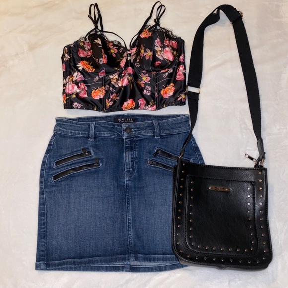 GUESS Size 27 Dark Wash Denim Mini Skirt W/Blazk Zipper Accents - Picture 7 of 9